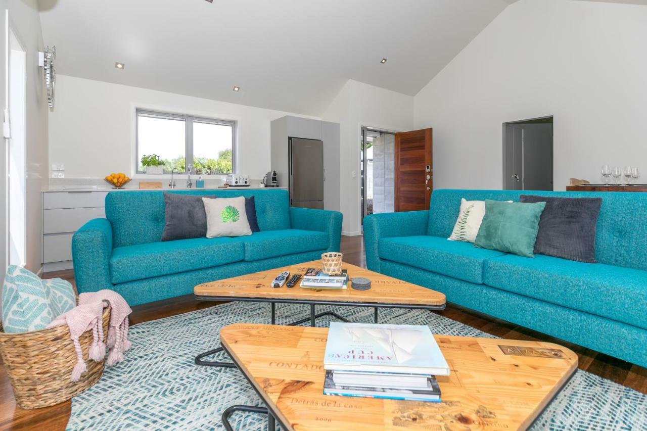 Spacious Modern Two-Bedroom Apartment Hamilton Bagian luar foto